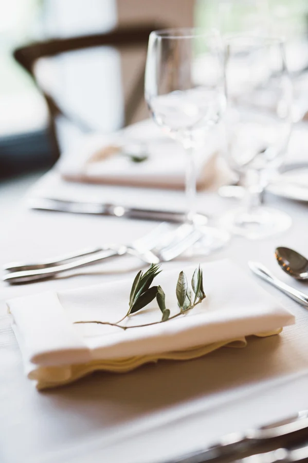 Reception details at Ignite Glass Studio.