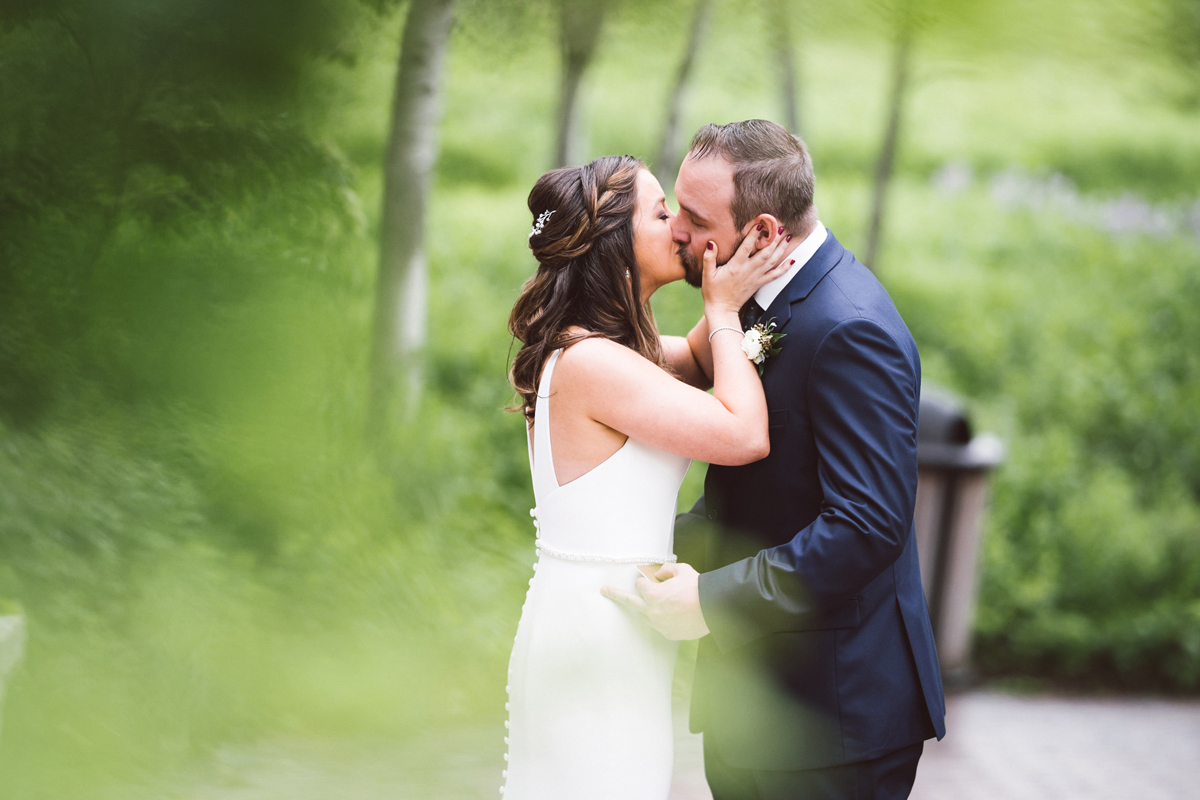 two_birds_photography_jacob_moreland_chicago_westmont_wedding_photographer_Independence_grove_june_summer_13.jpg