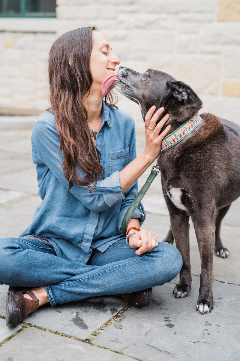 two_birds_photography_jacob_Moreland_westmont_chicago_photographer_dog_pet_portraits_engagement_promontory_point_08.jpg