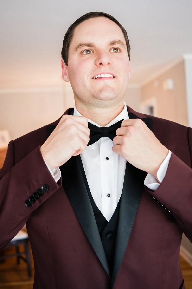 The Glen Club, Glenview, IL. Wedding photography by Two Birds Photography. Classic, low-key, and natural. Serving Chicago and the suburbs.