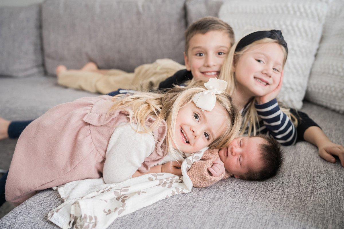 Newborn baby portrait photography by Two Birds Photography. Classic, bright, and happy. Serving Chicago and the suburbs. Image copyright Two Birds Photography 2025.