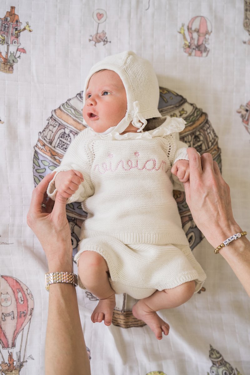 Newborn baby portrait photography by Two Birds Photography. Classic, bright, and happy. Serving Chicago and the suburbs. Image copyright Two Birds Photography 2025.