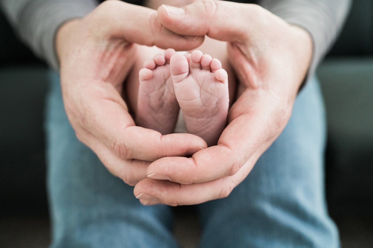 Newborn baby portrait photography by Two Birds Photography. Classic, bright, and happy. Serving Chicago and the suburbs. Image copyright Two Birds Photography 2025.