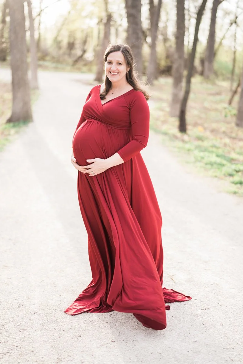  Maternity portrait photography by Two Birds Photography. Unique, bright, and happy. Serving Chicago and the suburbs. Image copyright Two Birds Photography 2023. 