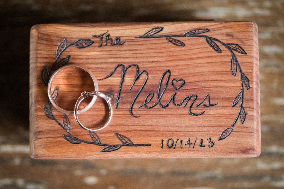 two_birds_photography_Jake_moreland_photographer_wedding_st_james_farm_magiannos_autumn_rainy_02.jpg