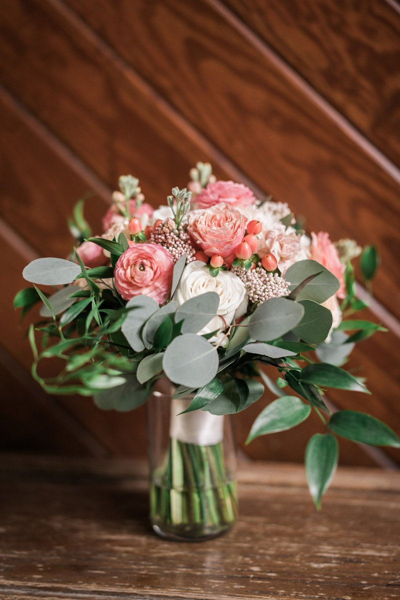 two_birds_photography_Jake_moreland_photographer_wedding_st_james_farm_magiannos_autumn_rainy_03.jpg