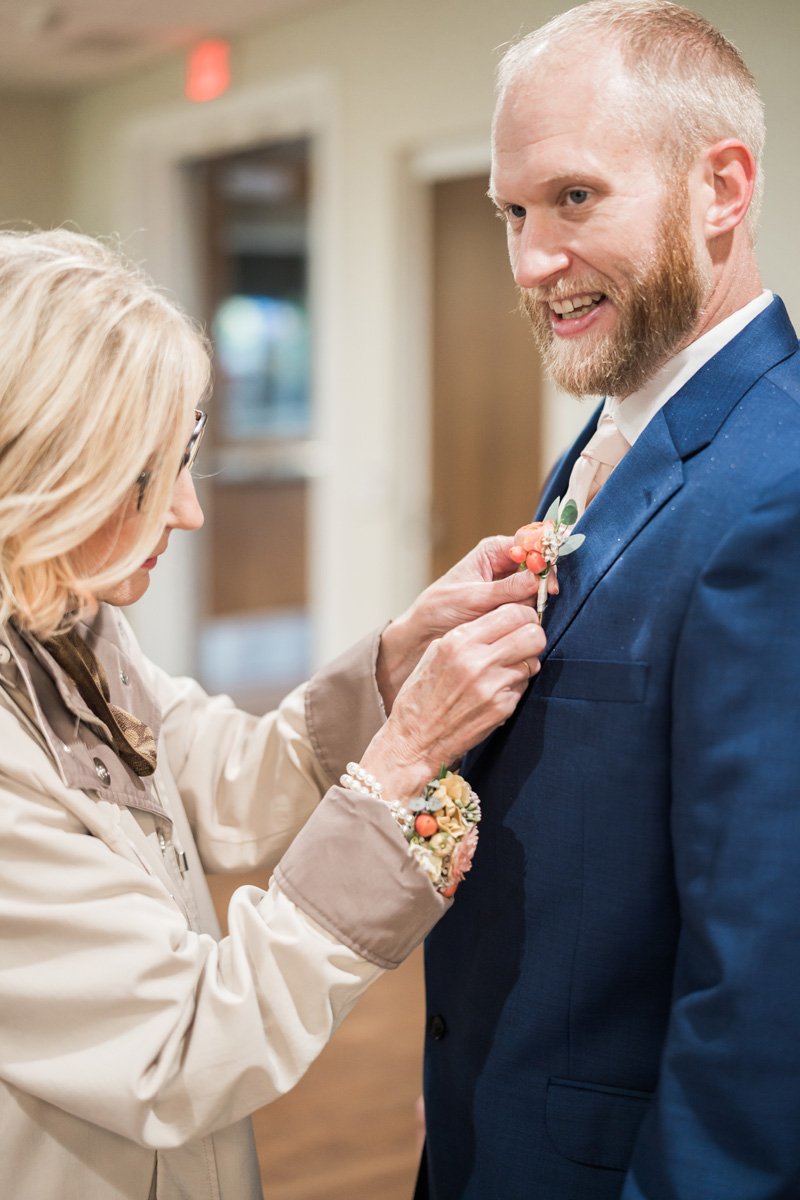 two_birds_photography_Jake_moreland_photographer_wedding_st_james_farm_magiannos_autumn_rainy_07.jpg