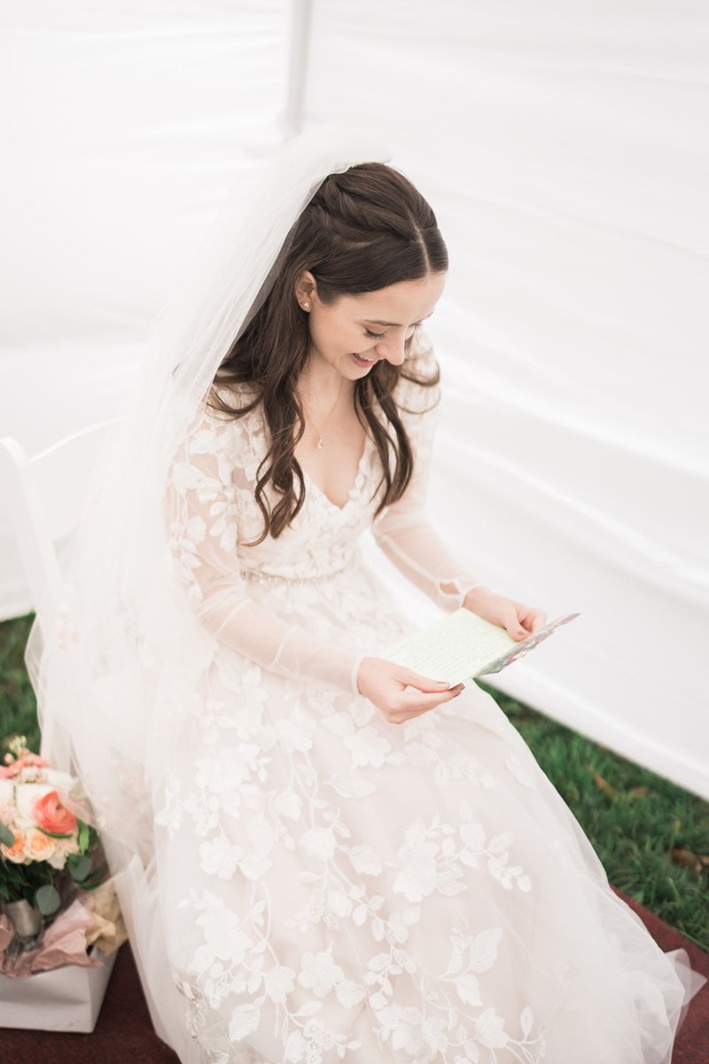 two_birds_photography_Jake_moreland_photographer_wedding_st_james_farm_magiannos_autumn_rainy_09.jpg