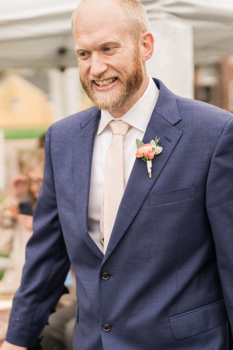 two_birds_photography_Jake_moreland_photographer_wedding_st_james_farm_magiannos_autumn_rainy_11.jpg