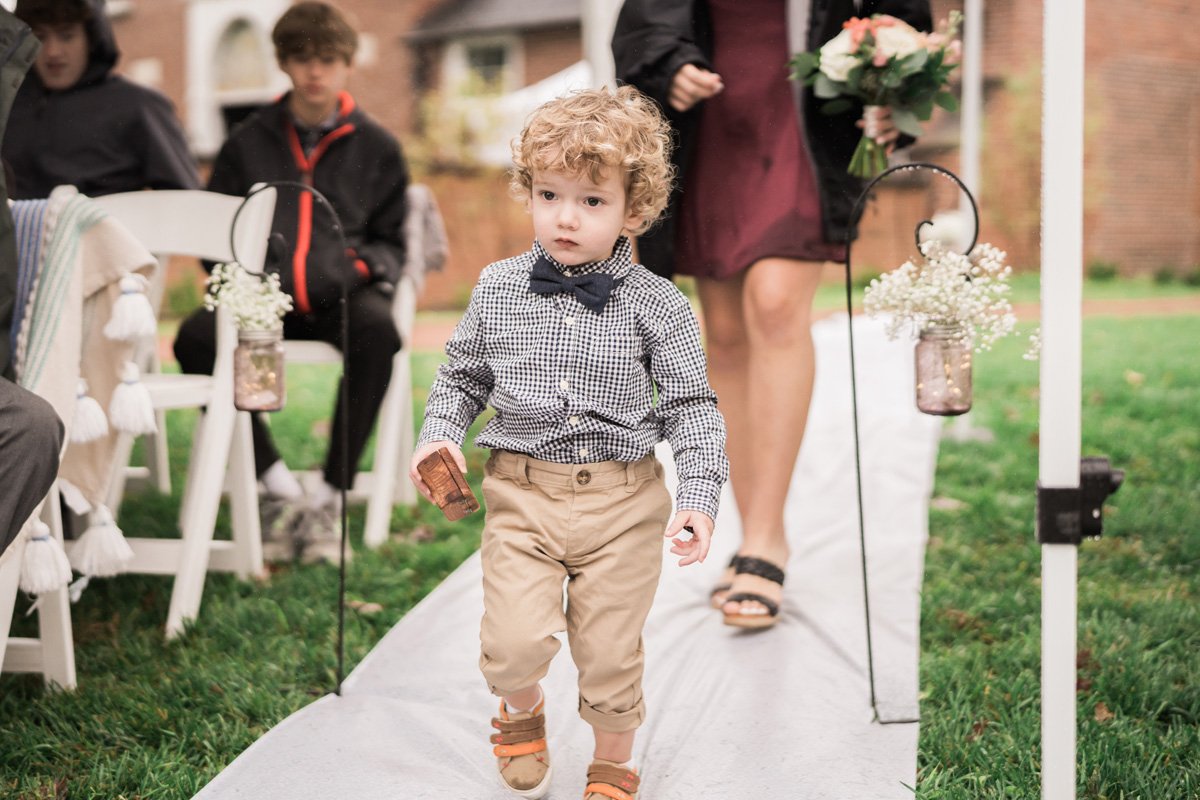 two_birds_photography_Jake_moreland_photographer_wedding_st_james_farm_magiannos_autumn_rainy_13.jpg
