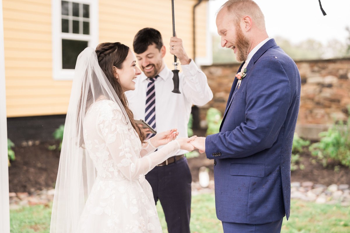 two_birds_photography_Jake_moreland_photographer_wedding_st_james_farm_magiannos_autumn_rainy_20.jpg