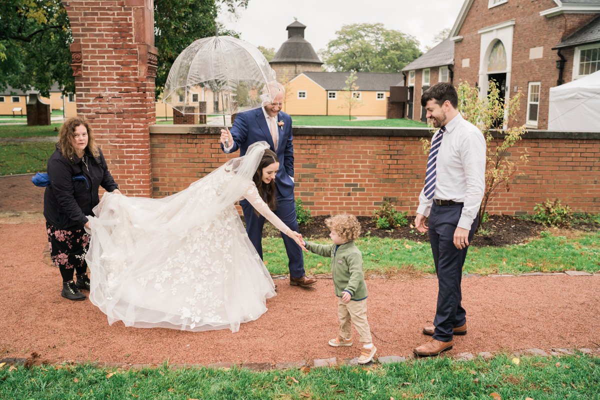 two_birds_photography_Jake_moreland_photographer_wedding_st_james_farm_magiannos_autumn_rainy_24.jpg