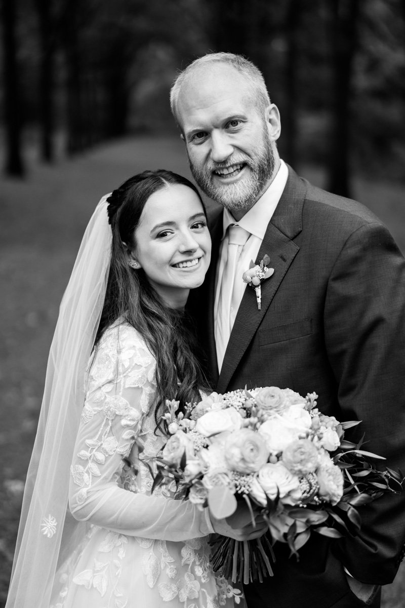 two_birds_photography_Jake_moreland_photographer_wedding_st_james_farm_magiannos_autumn_rainy_27.jpg