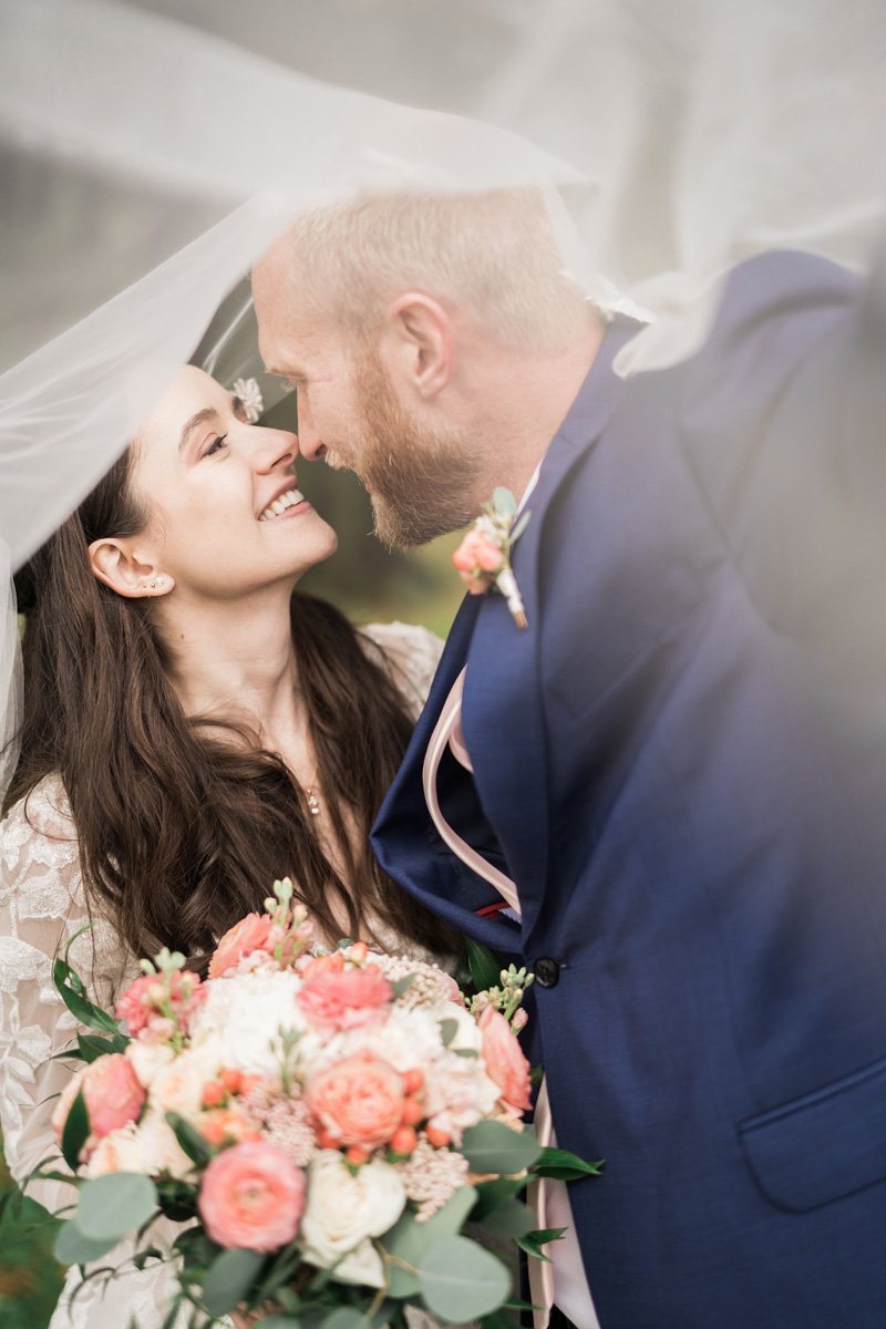 two_birds_photography_Jake_moreland_photographer_wedding_st_james_farm_magiannos_autumn_rainy_31.jpg