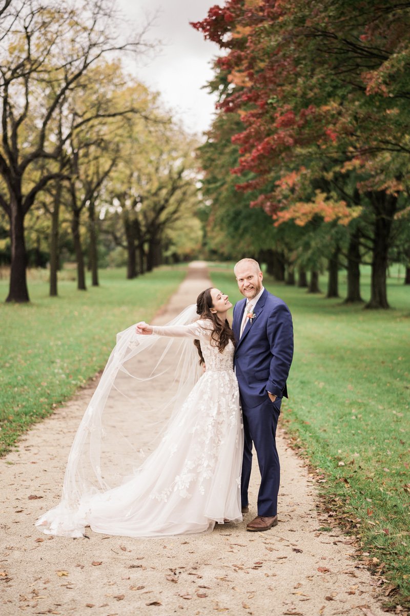 two_birds_photography_Jake_moreland_photographer_wedding_st_james_farm_magiannos_autumn_rainy_38.jpg