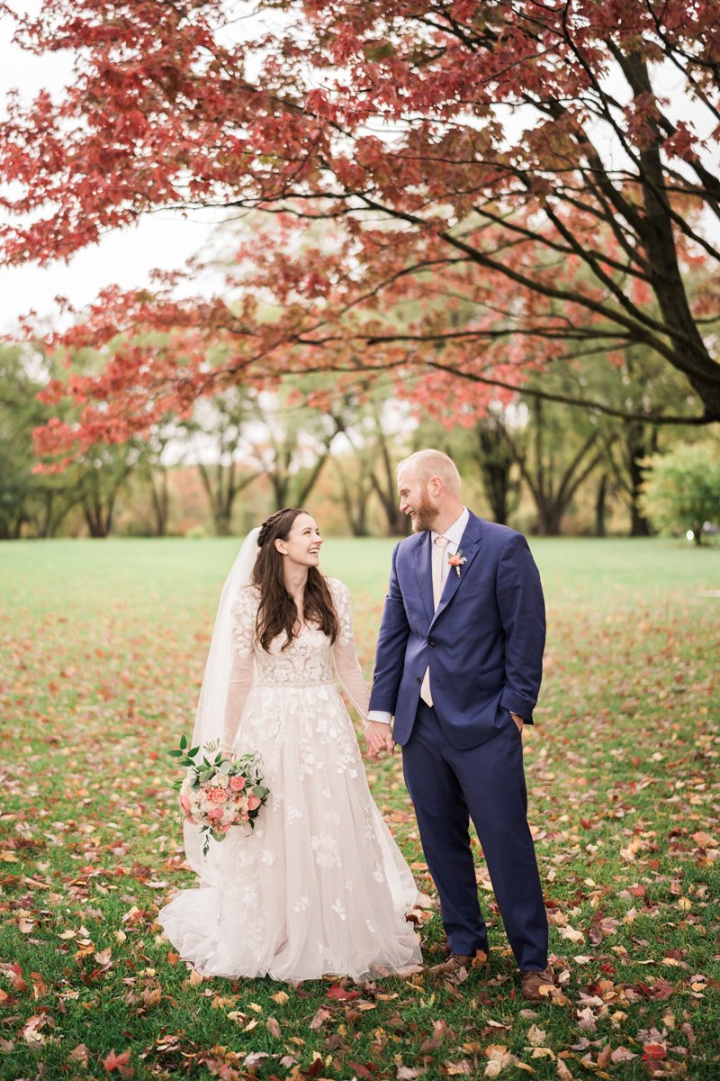 two_birds_photography_Jake_moreland_photographer_wedding_st_james_farm_magiannos_autumn_rainy_44.jpg
