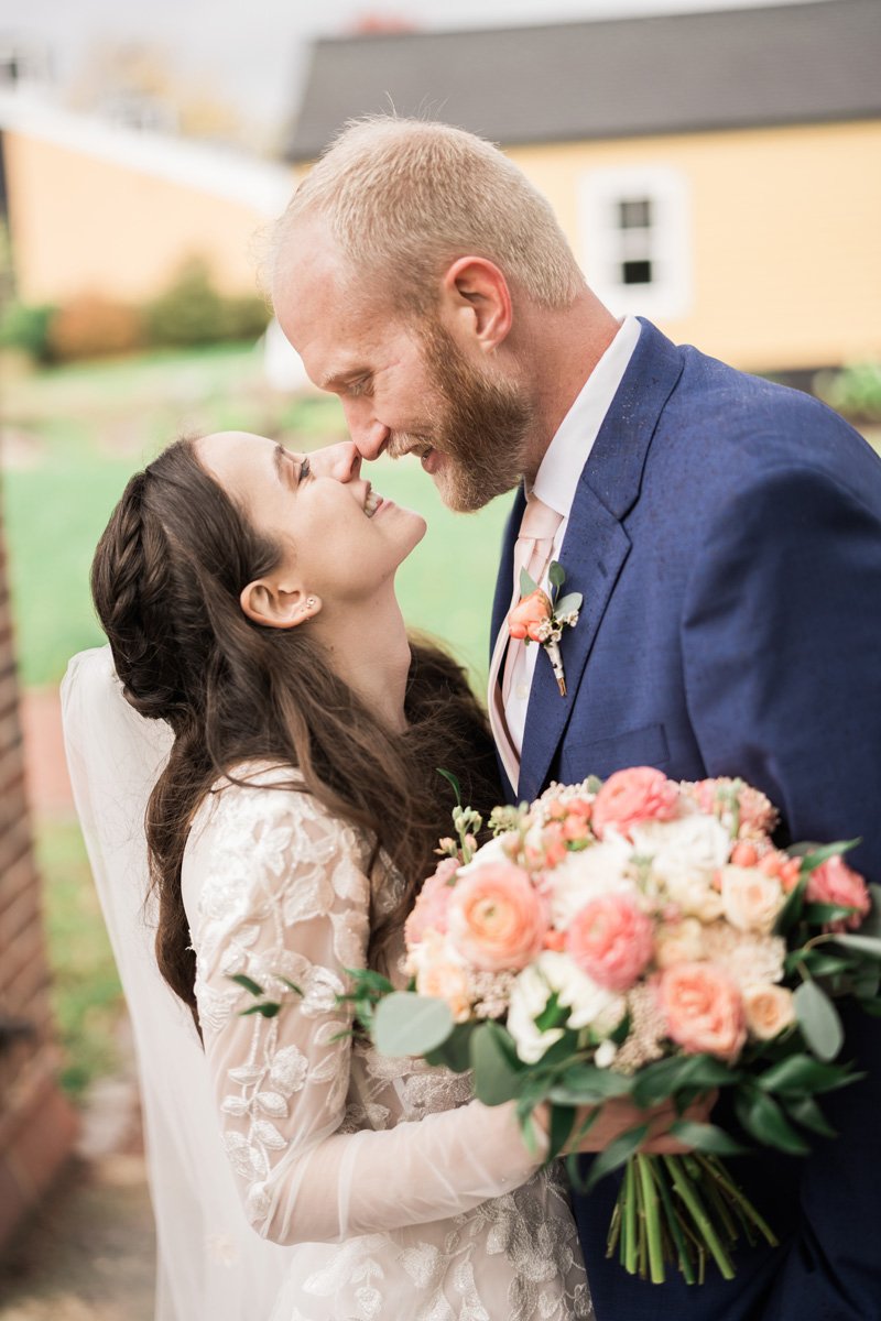 two_birds_photography_Jake_moreland_photographer_wedding_st_james_farm_magiannos_autumn_rainy_46.jpg