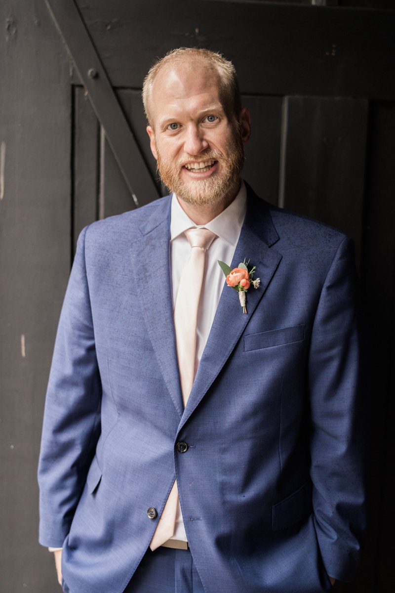 two_birds_photography_Jake_moreland_photographer_wedding_st_james_farm_magiannos_autumn_rainy_48.jpg