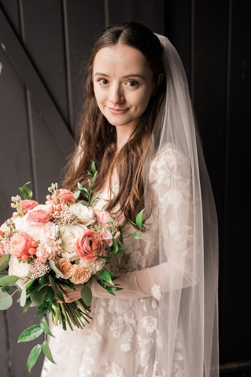 two_birds_photography_Jake_moreland_photographer_wedding_st_james_farm_magiannos_autumn_rainy_50.jpg