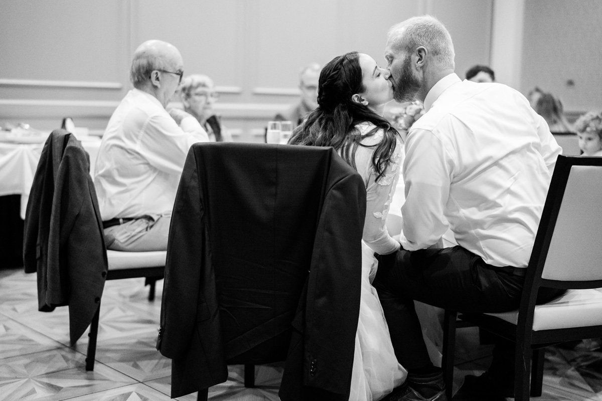 two_birds_photography_Jake_moreland_photographer_wedding_st_james_farm_magiannos_autumn_rainy_55.jpg