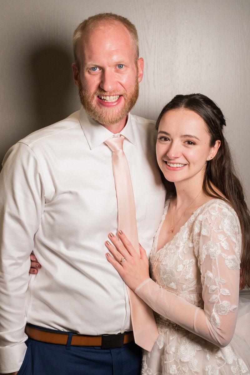 two_birds_photography_Jake_moreland_photographer_wedding_st_james_farm_magiannos_autumn_rainy_74.jpg