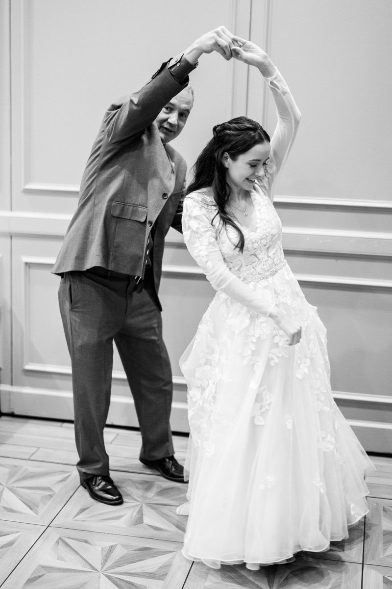 two_birds_photography_Jake_moreland_photographer_wedding_st_james_farm_magiannos_autumn_rainy_76.jpg