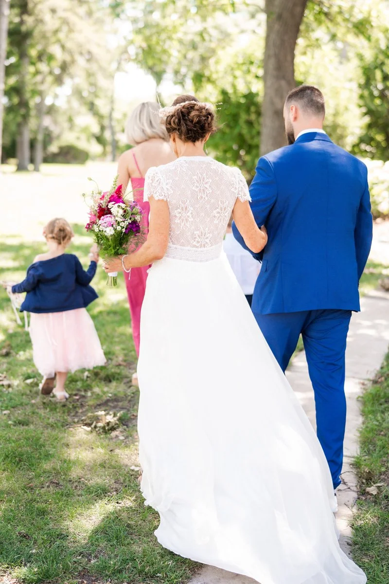 Wedding photography by Two Birds Photography. Unique, bright, and happy. Serving Chicago and the suburbs. Image copyright by Two Birds Photography 2024.