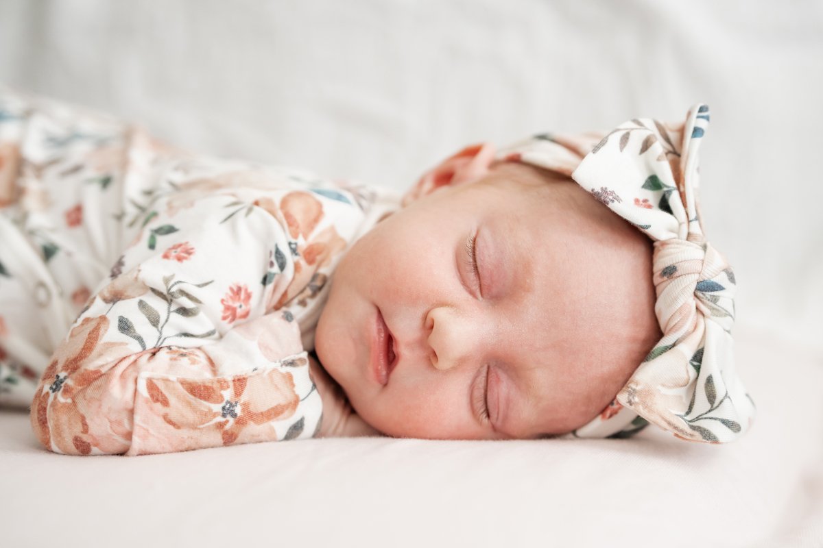 Newborn baby portrait photography by Two Birds Photography. Classic, bright, and happy. Serving Chicago and the suburbs. Image copyright Two Birds Photography 2025.