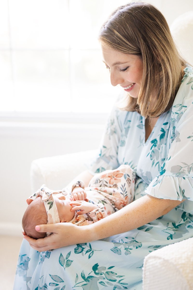 Newborn baby portrait photography by Two Birds Photography. Classic, bright, and happy. Serving Chicago and the suburbs. Image copyright Two Birds Photography 2025.