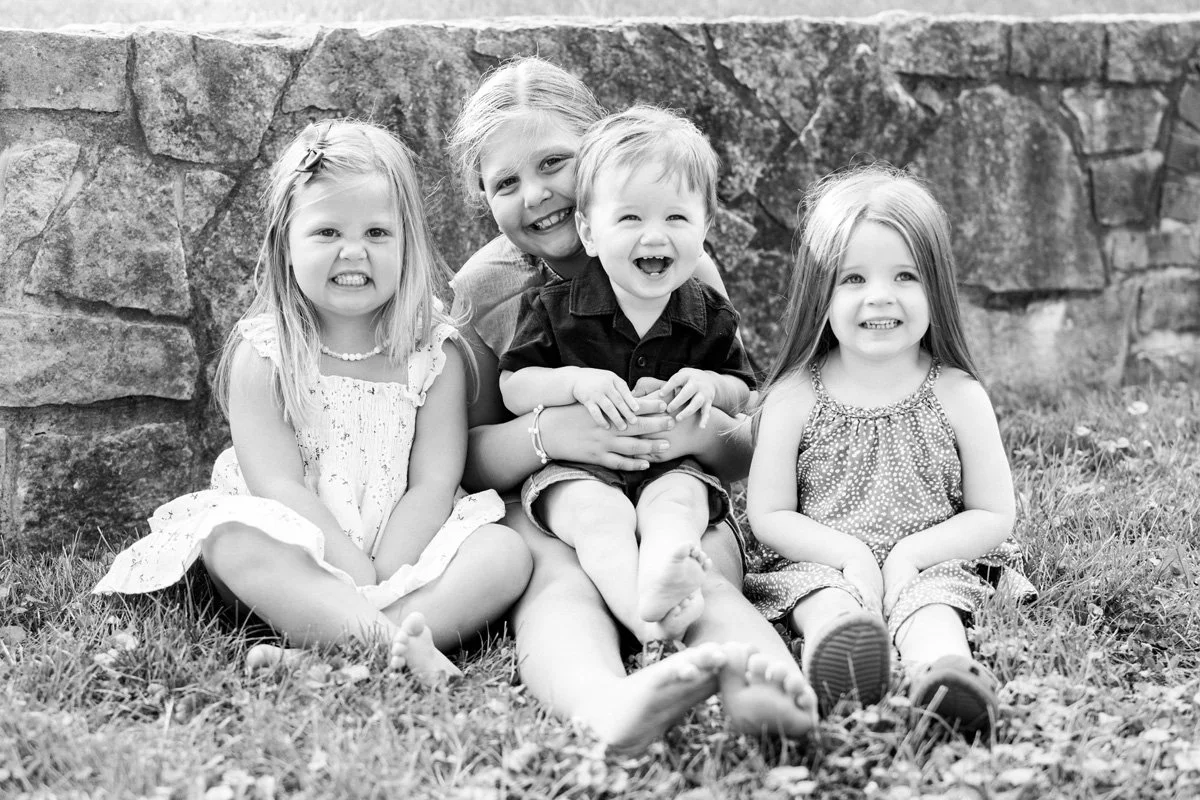 Family photography by Two Birds Photography — bright, joyful, and full of real moments. Capturing the laughter, love, and wild little in-betweens. Based in Downers Grove and serving Chicago and the surrounding suburbs. © Two Birds Photography 2025