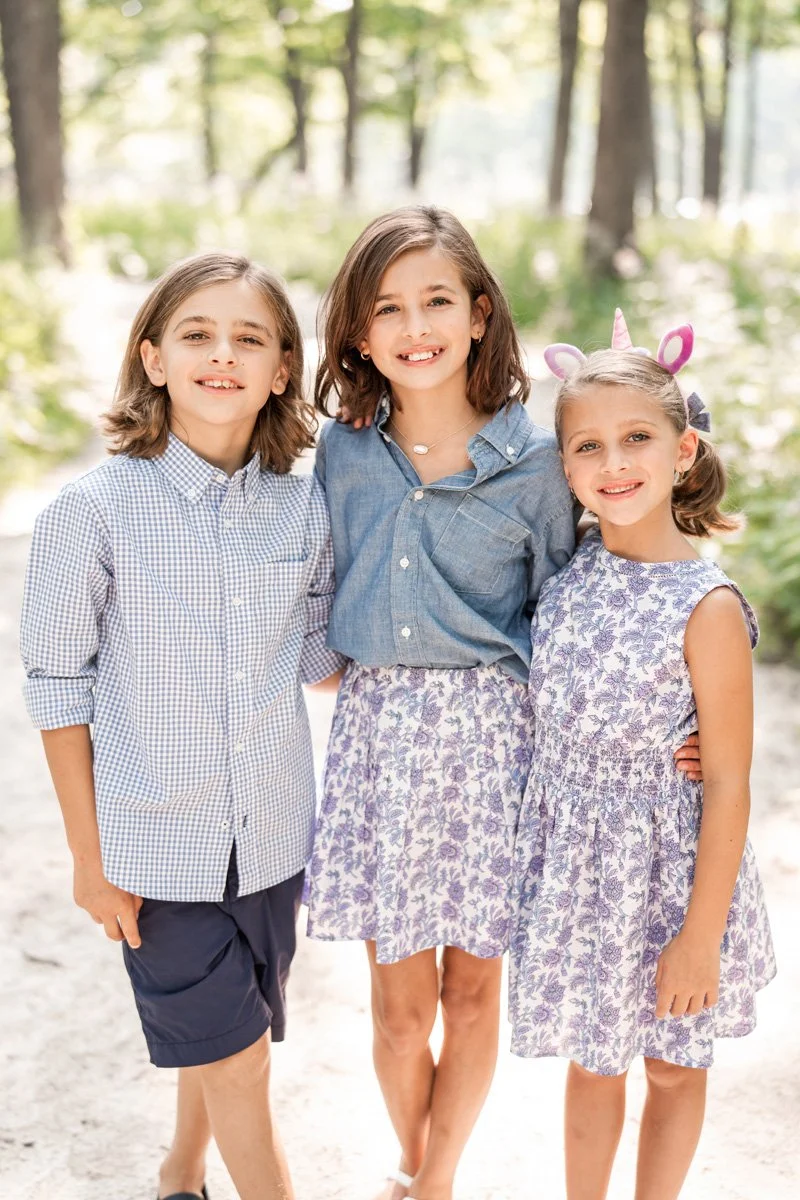 Family photography by Two Birds Photography — bright, joyful, and full of real moments. Capturing the laughter, love, and wild little in-betweens. Based in Downers Grove and serving Chicago and the surrounding suburbs. © Two Birds Photography 2025