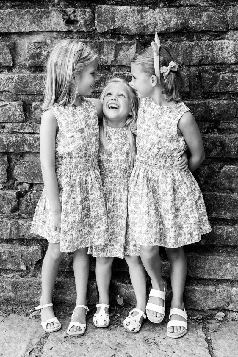 Family photography by Two Birds Photography — bright, joyful, and full of real moments. Capturing the laughter, love, and wild little in-betweens. Based in Downers Grove and serving Chicago and the surrounding suburbs. © Two Birds Photography 2025