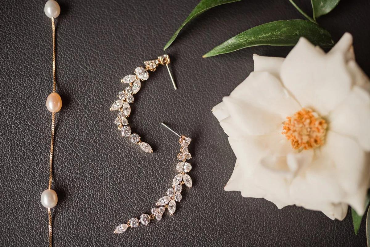 Wedding photography by Two Birds Photography — joyful, genuine, and full of heart. Based in Downers Grove, happily capturing love stories across Chicago and the suburbs. © Two Birds Photography 2025.