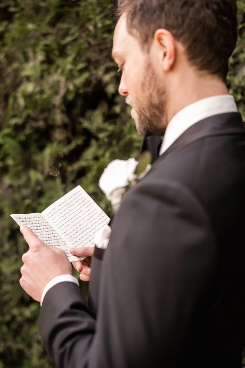 Wedding photography by Two Birds Photography — joyful, genuine, and full of heart. Based in Downers Grove, happily capturing love stories across Chicago and the suburbs. © Two Birds Photography 2025.