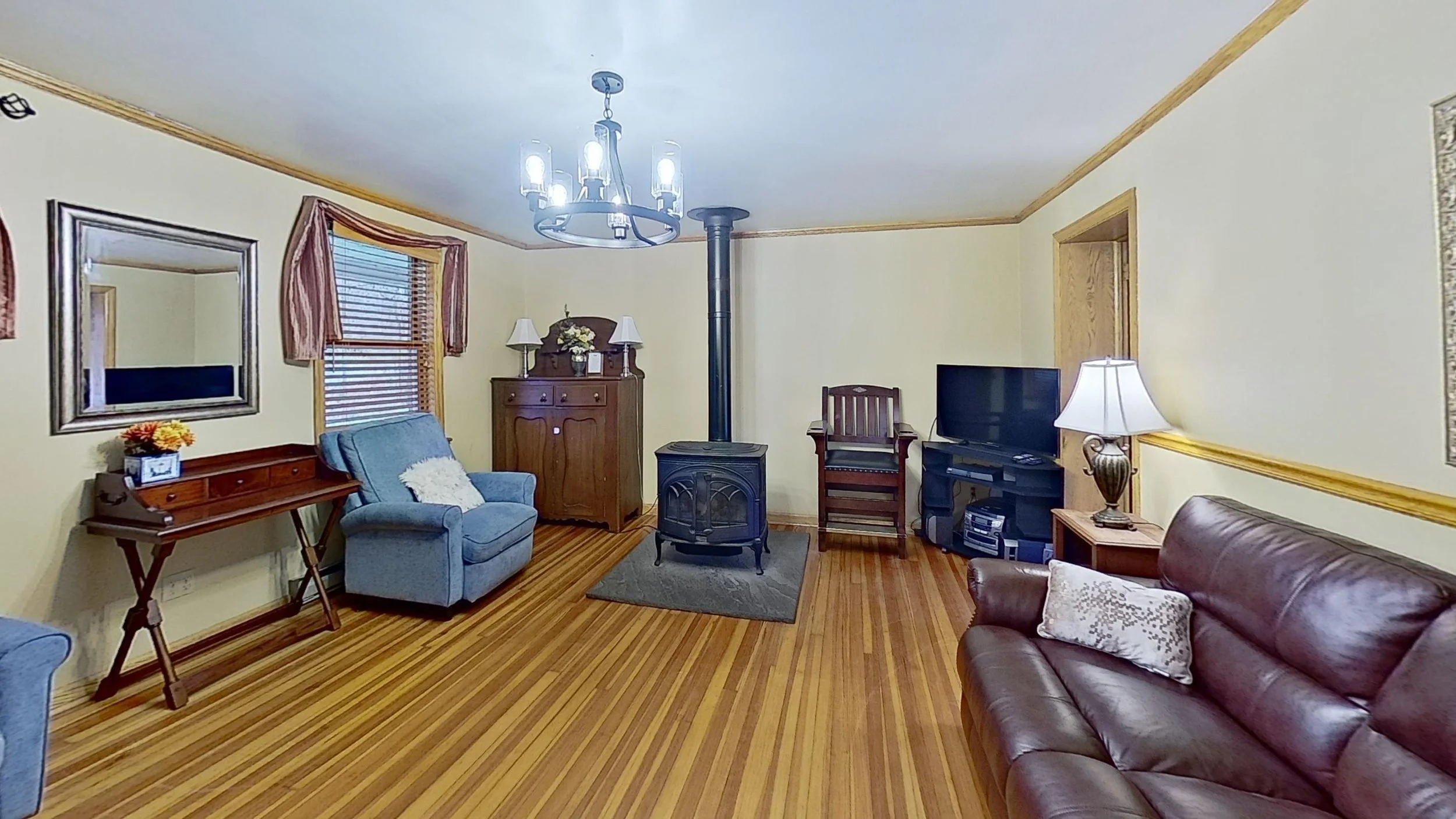 42-Niles-Pond-Rd-Main-House-Living-Room.jpg