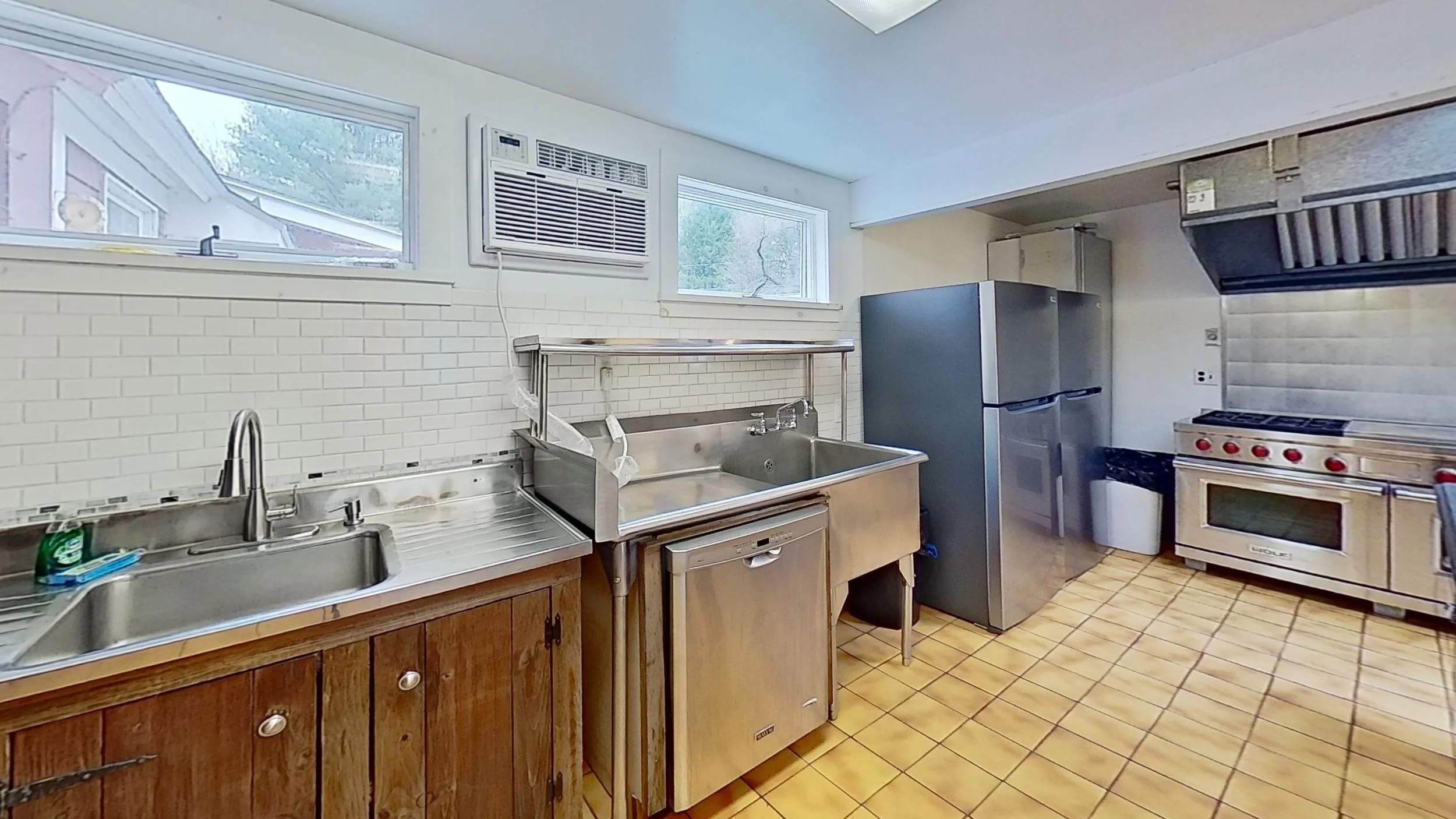 42-Niles-Pond-Rd-Main-House-Kitchen.jpg