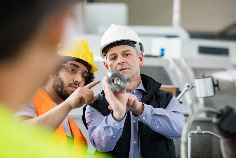 BOTH THE AUTOMOTIVE AND TRUCKING MANUFACTURING SUPPLY CHAINS DEAL WITH COUNTERFEIT PARTS. ONE COMPANY IS HOPING THAT ITS BLOCKCHAIN-BASED TRACKING SOLUTION CAN HELP SOLVE THAT WHILE ALSO PROVIDING TRANSPARENCY IN THE FREIGHT SUPPLY CHAIN. ( PHOTO: SHUTTERSTOCK )