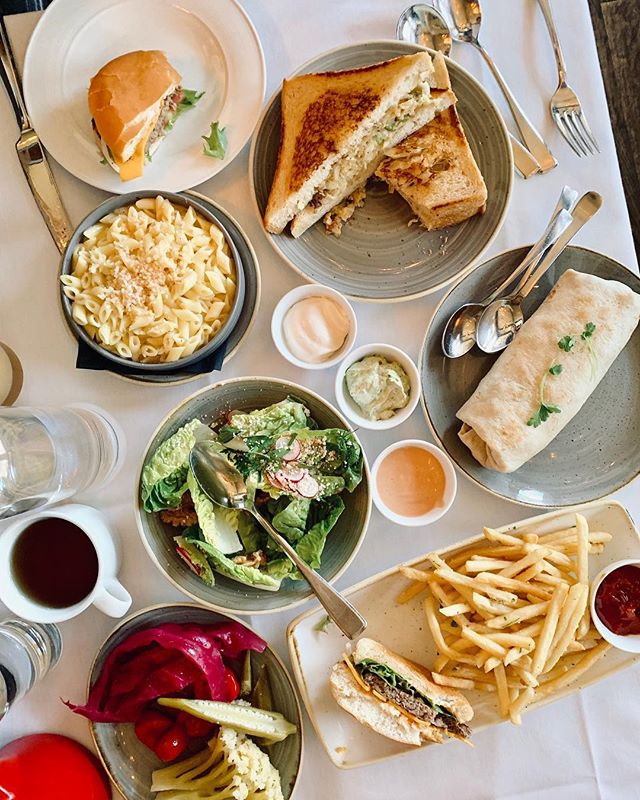 Burger, truffle fries, tuna melt, burrito, and mac&amp;cheese that are all PLANT BASED 🌱🍴😋, you get all the guilty pleasures with a little less guilt at @crossroadskitchen #YOLO #howyouglow #HYGlosangeles