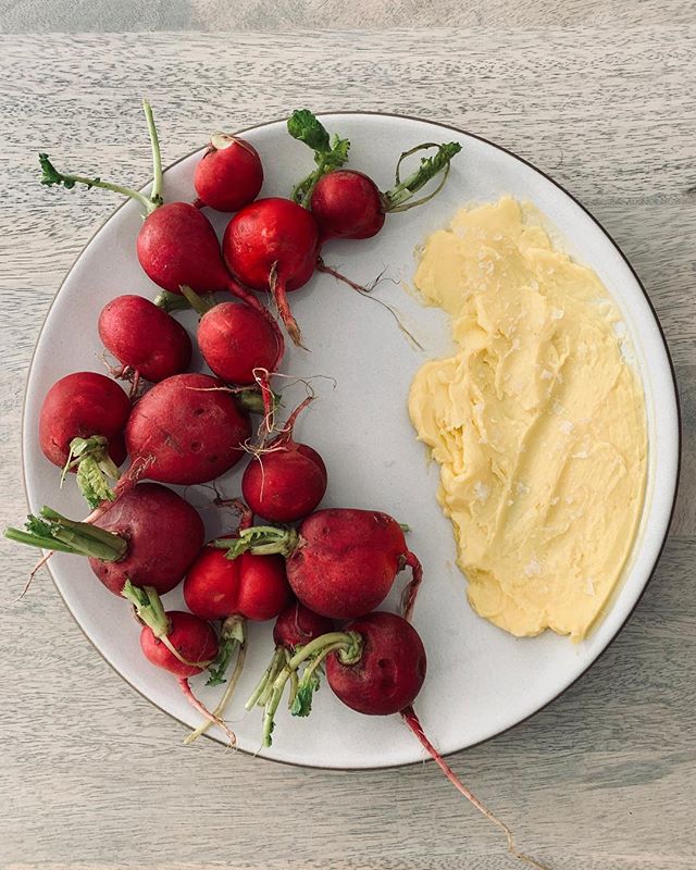 Radishes, cultured butter, and flaky sea salt, just a simple and perfect food combination 👌🏼 #howyouglow