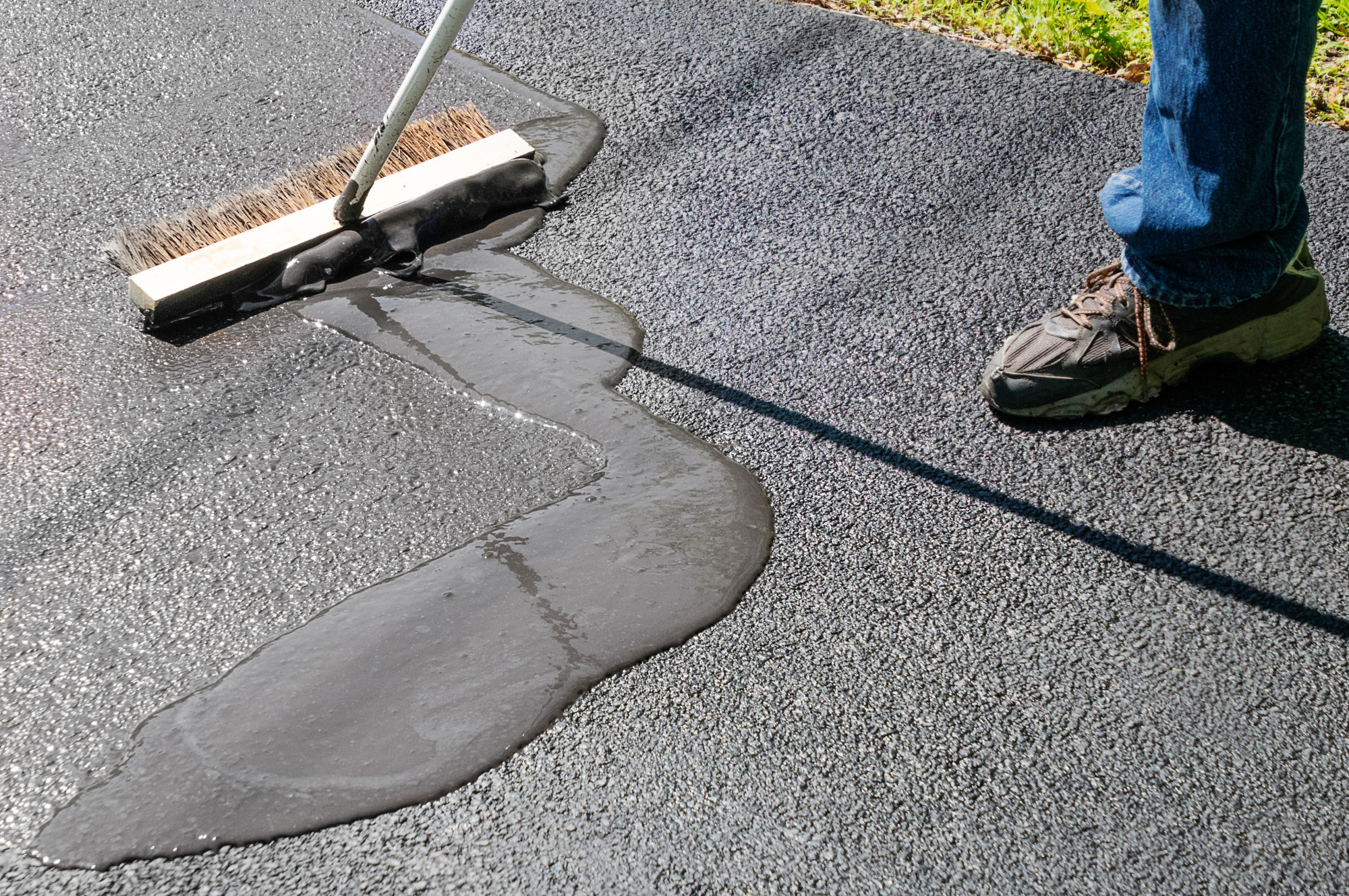 Keeping Up With Curb Appeal: The Top Driveway Maintenance Tips You