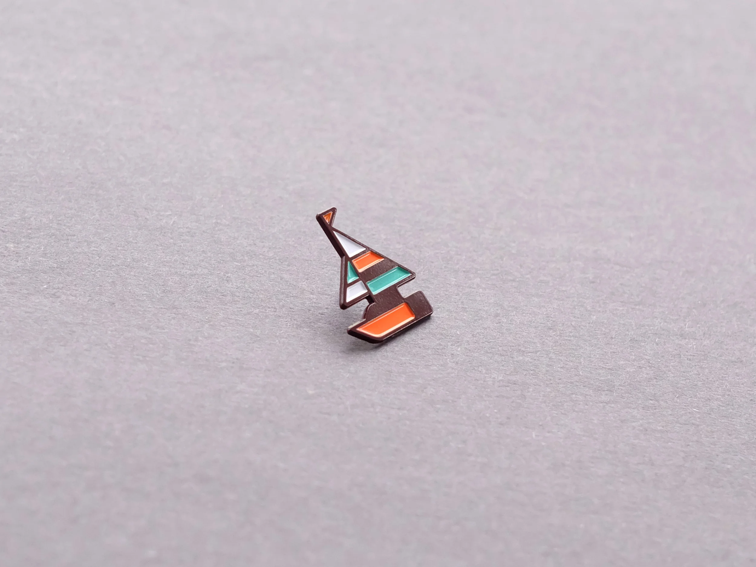 sailboat-pin-product-photo-1.JPG