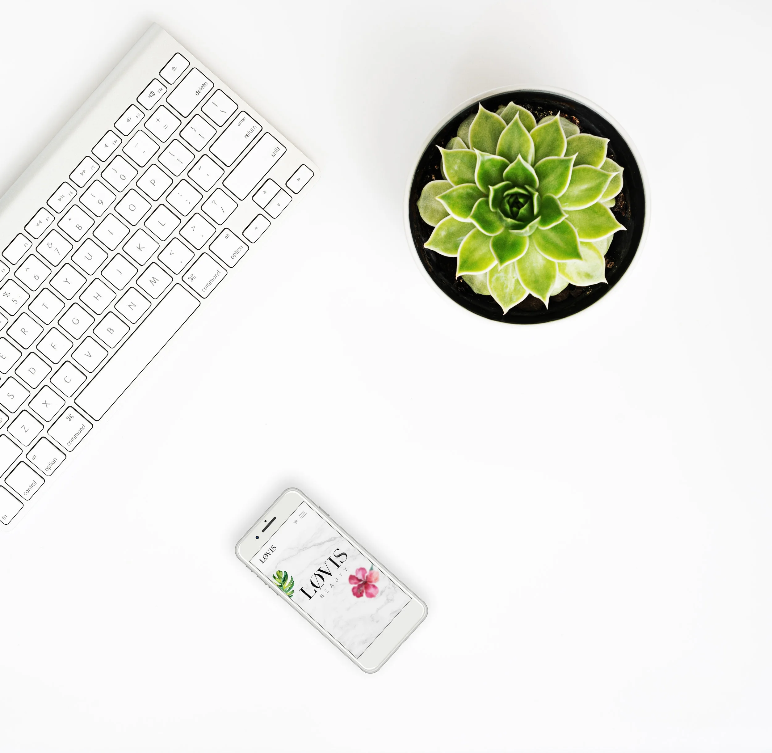 LOV_Flatlay_1_website.jpg