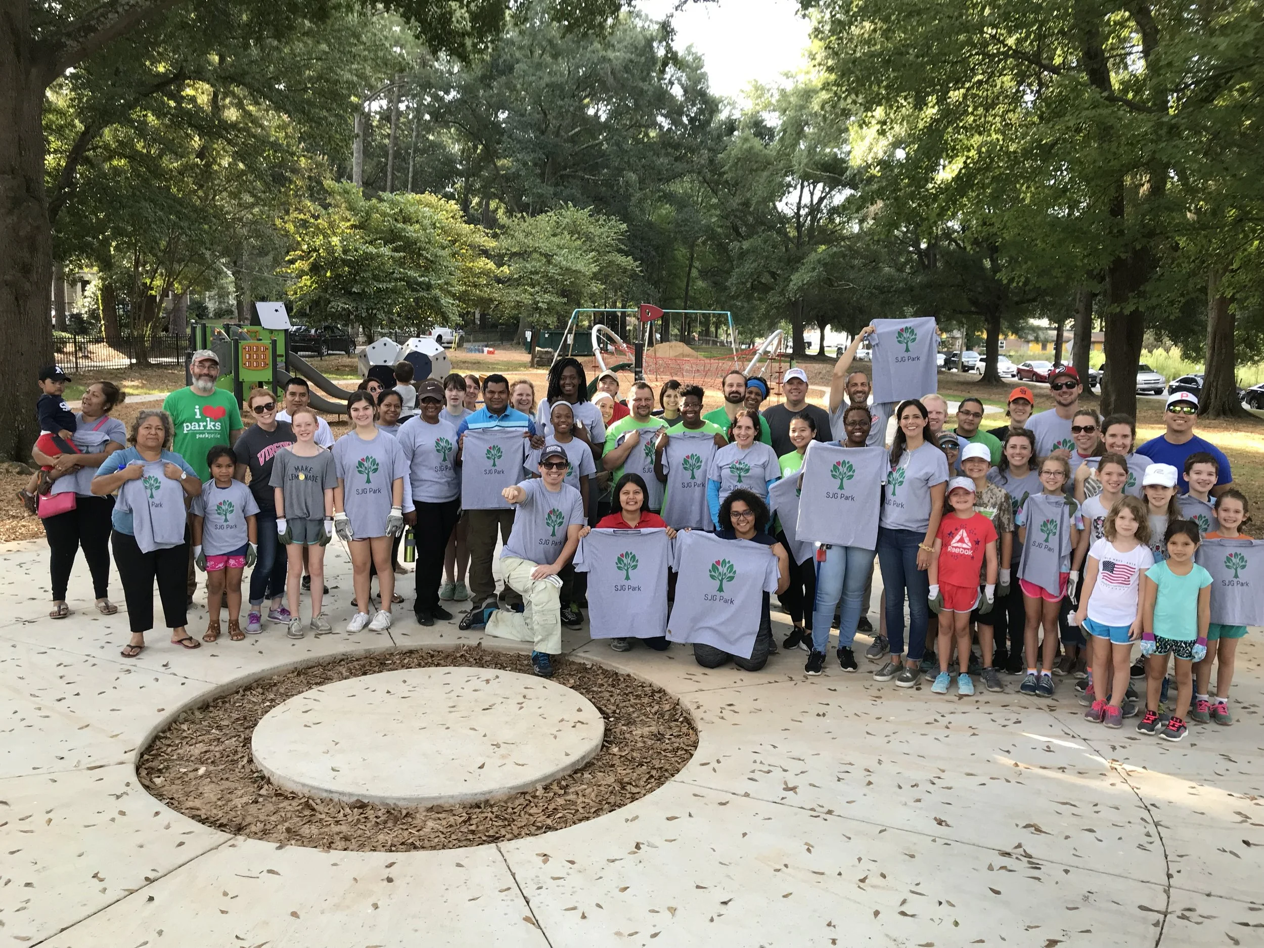 September 8th saw neighbors, community leaders, families and friends come out to help beautify the park in preparation for the ribbon cutting later this fall. Special thanks to Park Pride, Edens, City of Atlanta, Georgia Power Foundation, Cox Enterprises, Publix, Welcoming Atlanta, Ricardo Martinez of Ad Hoc Agency, the Latin American Association and many others including Steering Committee member Claire Johnson who made the beautiful shirts!