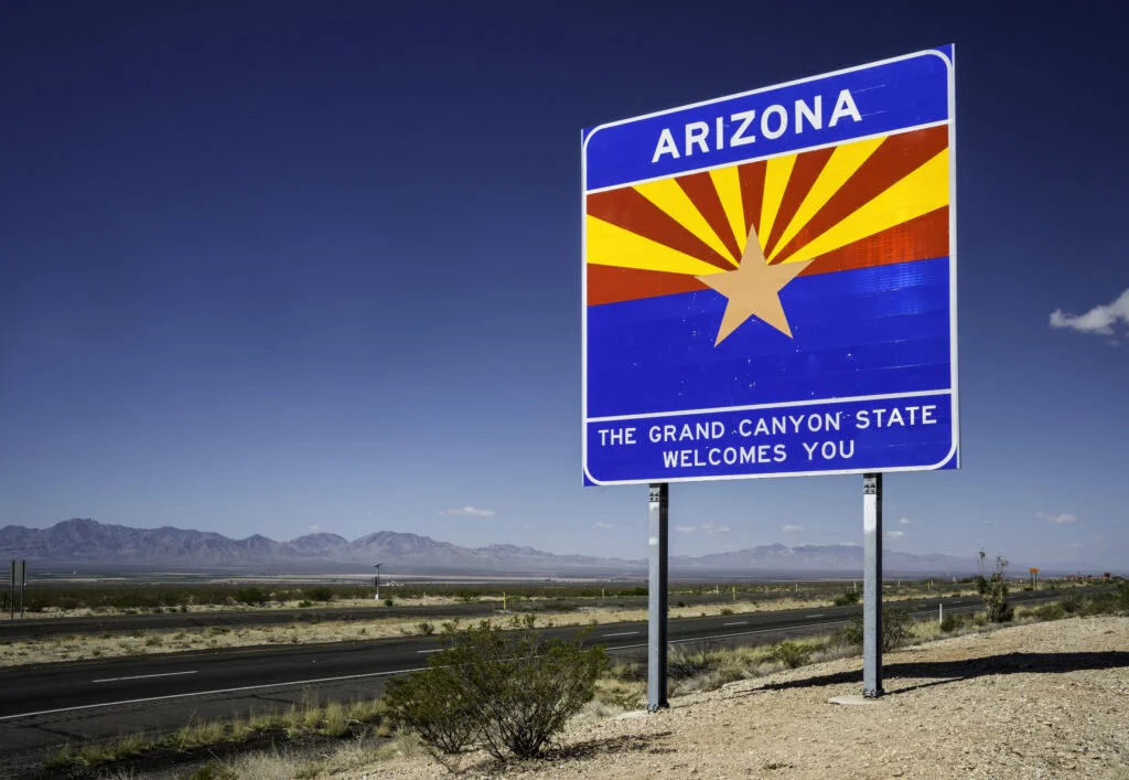 A Majority of Arizona Voters Want to Raise the Minimum Wage to $15