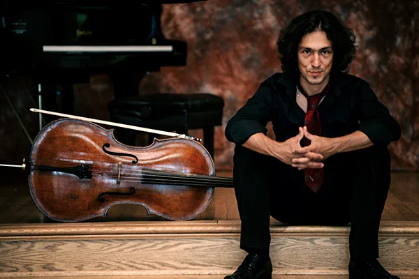 Maksin 600x400.jpg