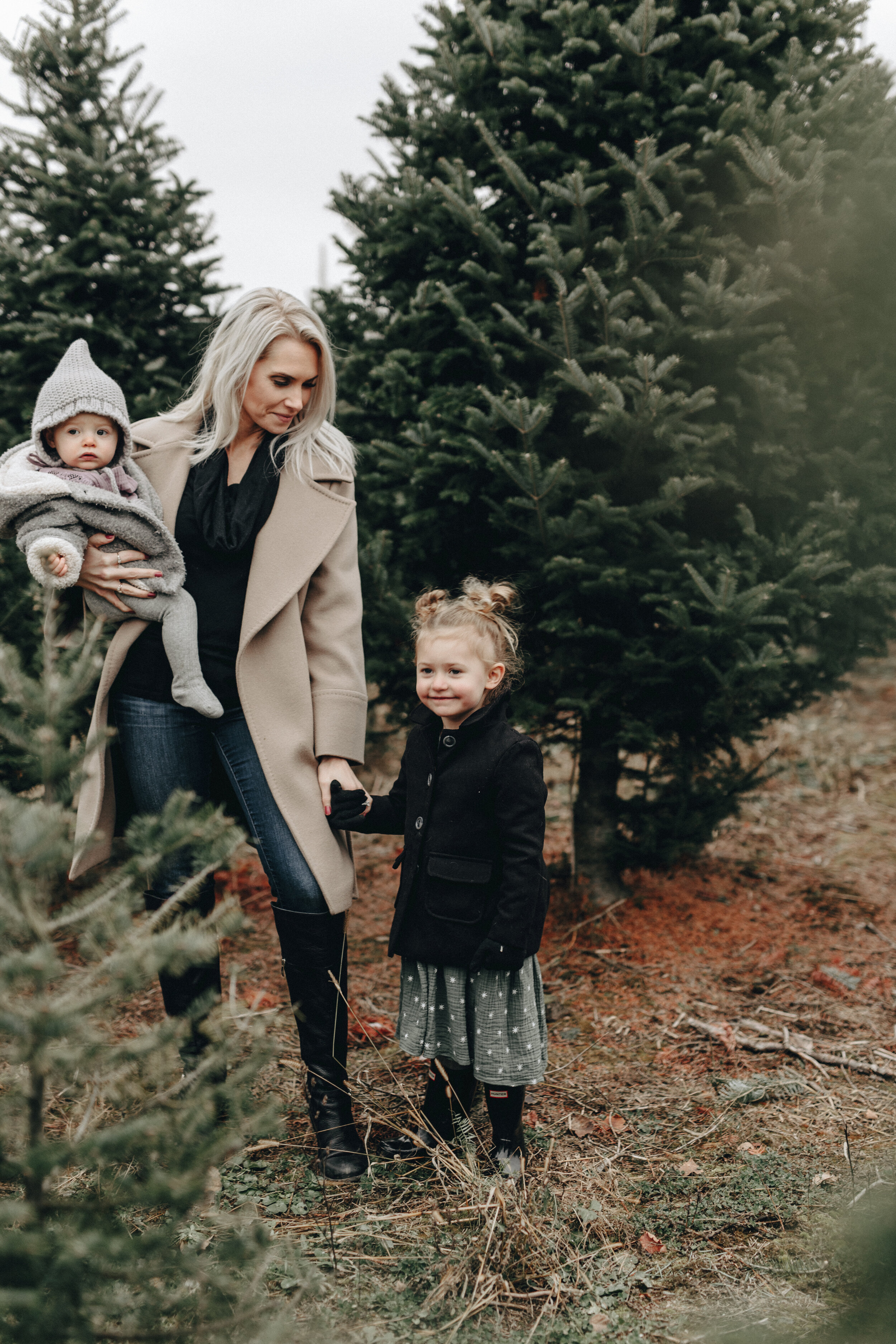 angela price with daughters liv and millie christmas shoot