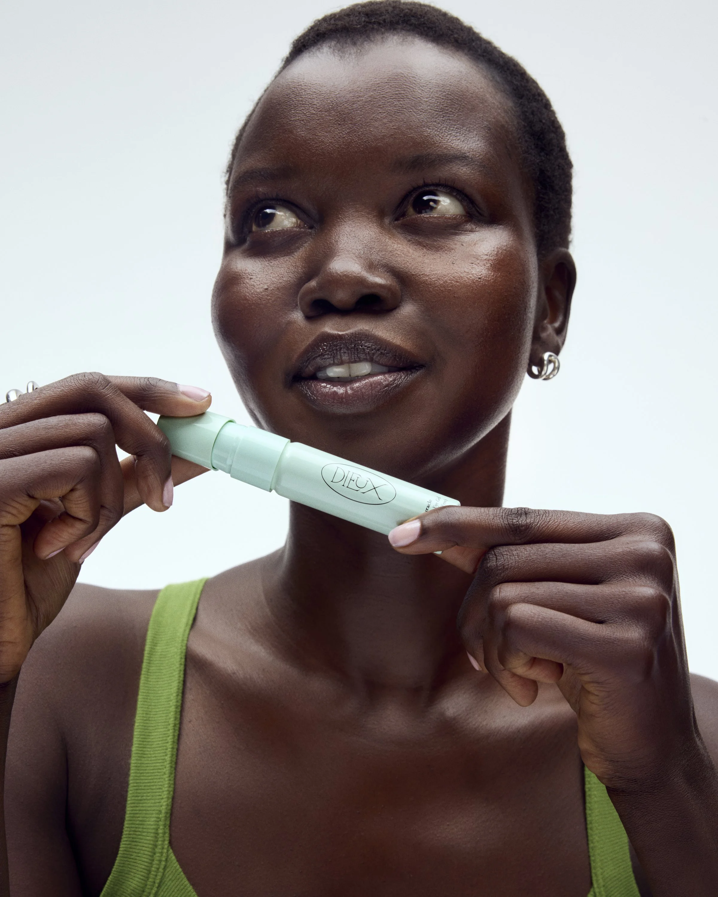 SHOT_01_AURACLE_MODEL_NYKHOR_065.jpg