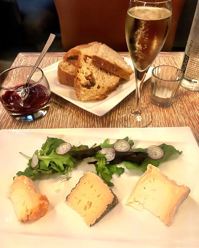 When in Champagne... @champagnelanson 🧀 .
.
.
#champagne #reims #france #tourism #fun #travel #vacation #wine #cheese #cheeseplate #foodporn #drinks #bubbles