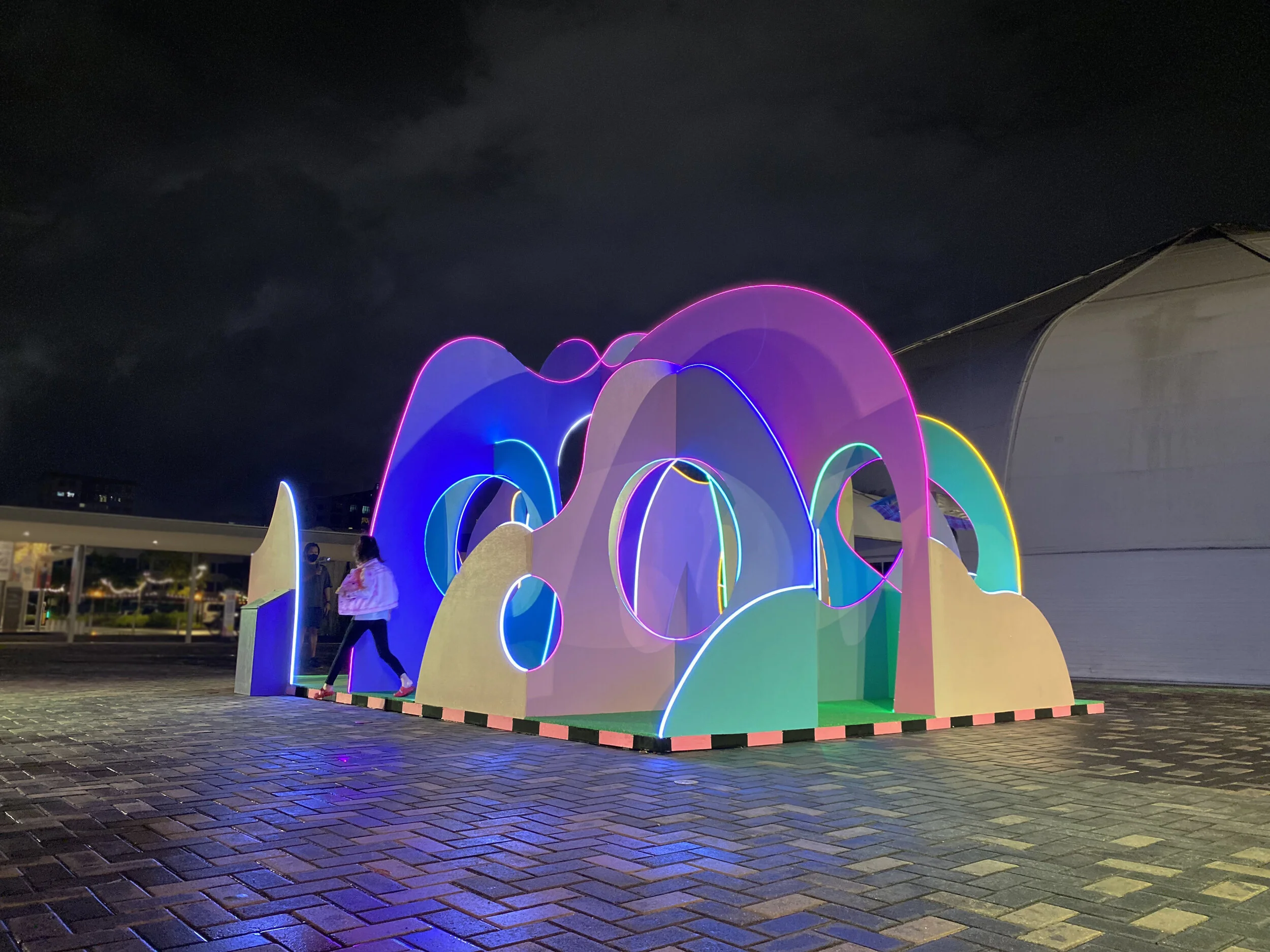 Wave Hello — SPACE OBJEKT