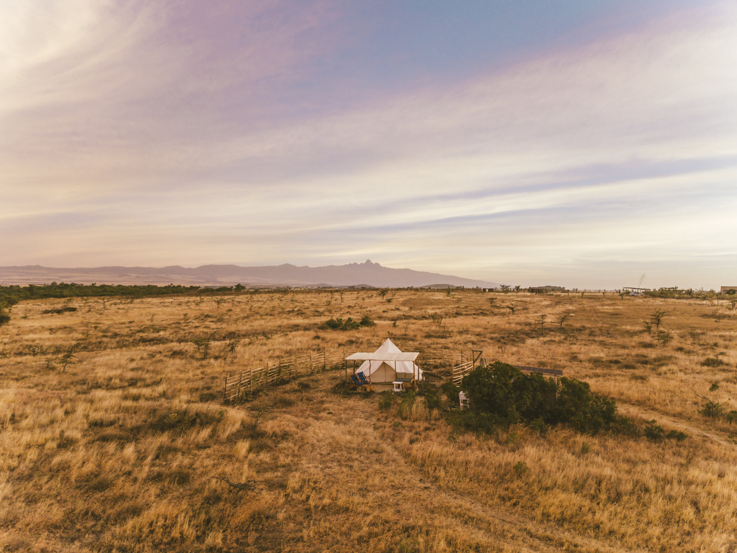 015_High_Res_HandZaround_Sieku_Glamping_Kenya.jpg